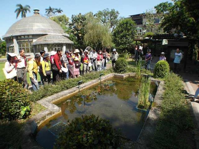 植物園園區中的水生植物也是本次上課的主題之一