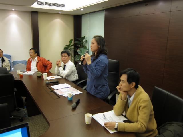 吳秋儀主任委員於會議中提出「簽定自律公約」的看法